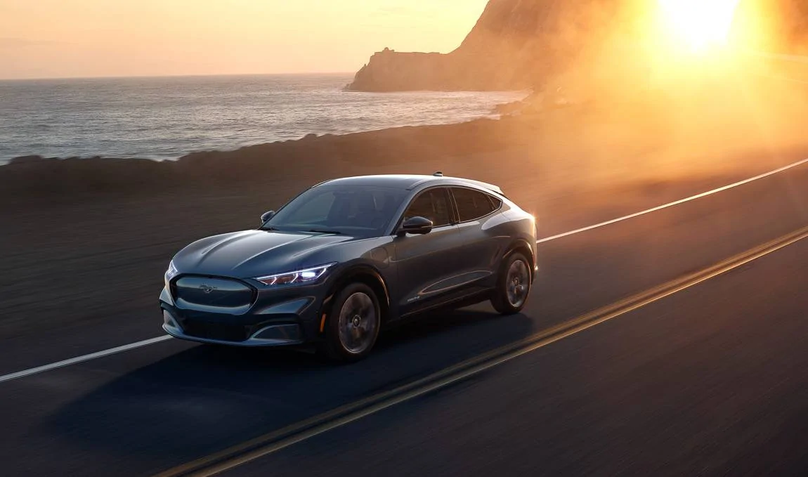 Ford Mustang Mach-E CARBONIZED GRAY Mach-E Club 2021-Mach-E-Mustang-Ford-Electric-SUV--14