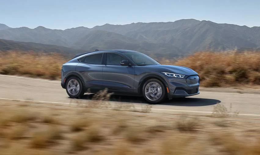 Ford Mustang Mach-E CARBONIZED GRAY Mach-E Club 2021-Mach-E-Mustang-Ford-Electric-SUV--6