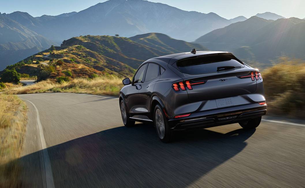 Ford Mustang Mach-E CARBONIZED GRAY Mach-E Club 2021-Mach-E-Mustang-Ford-Electric-SUV--17