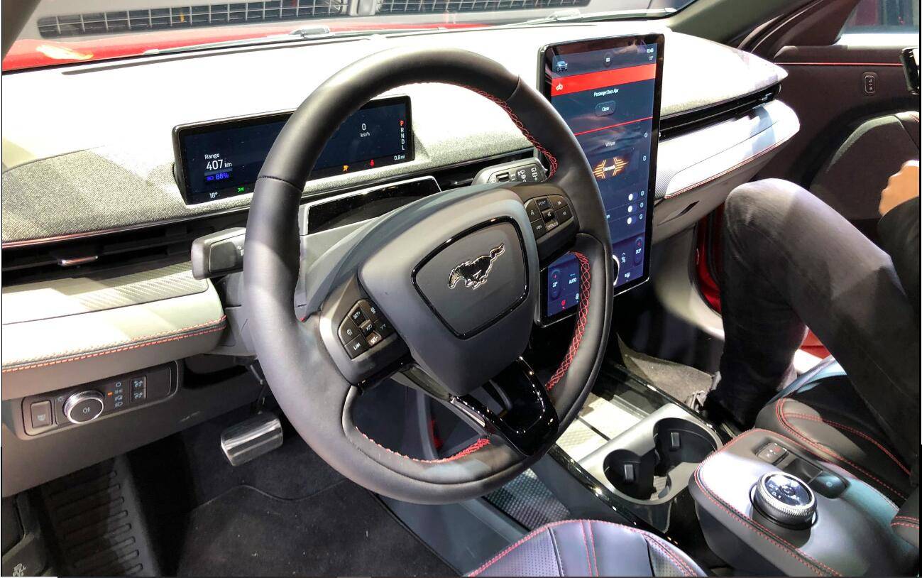 Ford Mustang Mach-E Interior HUD showed 407km mache pic
