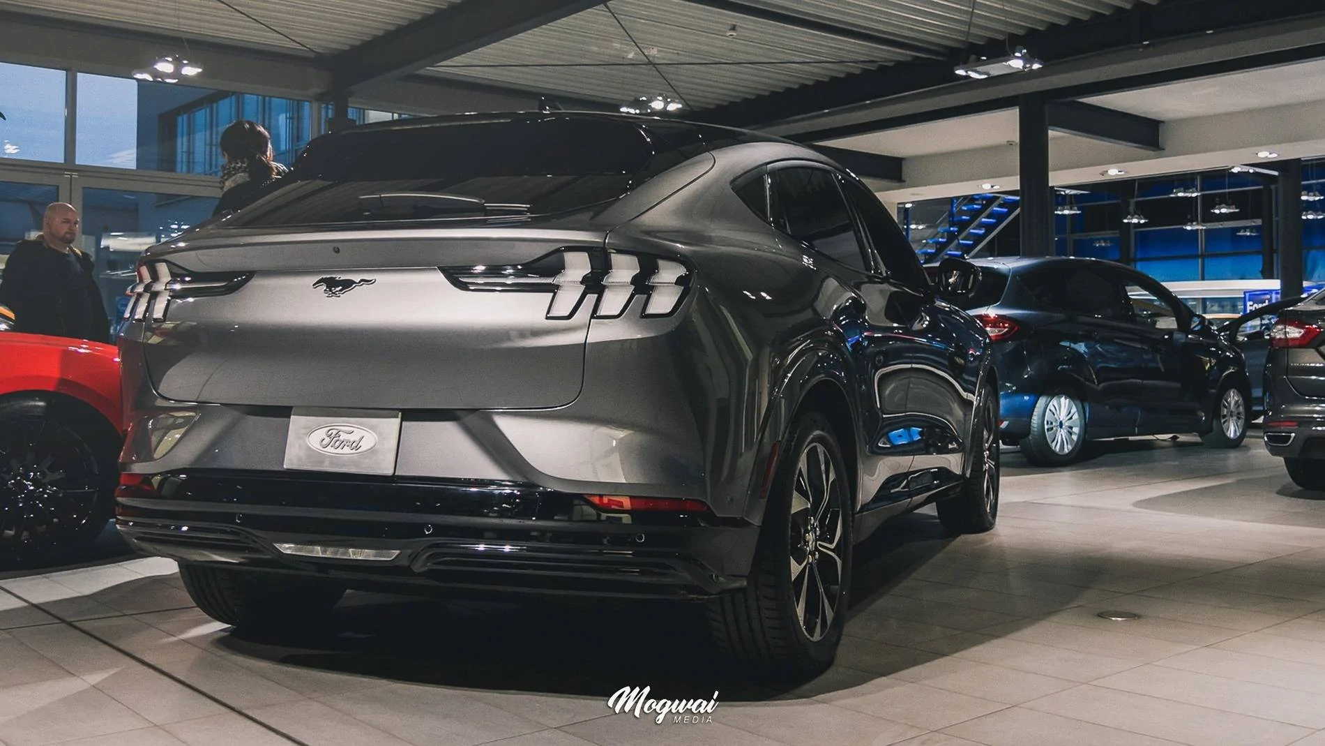 Ford Mustang Mach-E CARBONIZED GRAY Mach-E Club ford-mustang-mach-e-europe-17-jpg