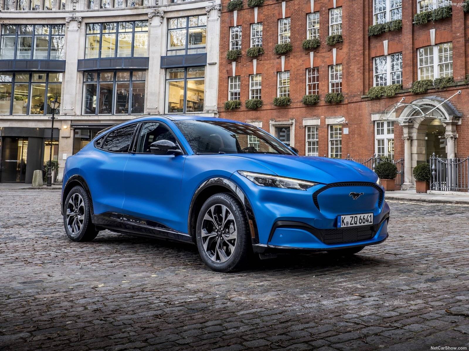 Ford Mustang Mach-E Mach-E Makes UK Debut in Stunning Satin Blue Frozen-Satin-Blue-Mach-E-2
