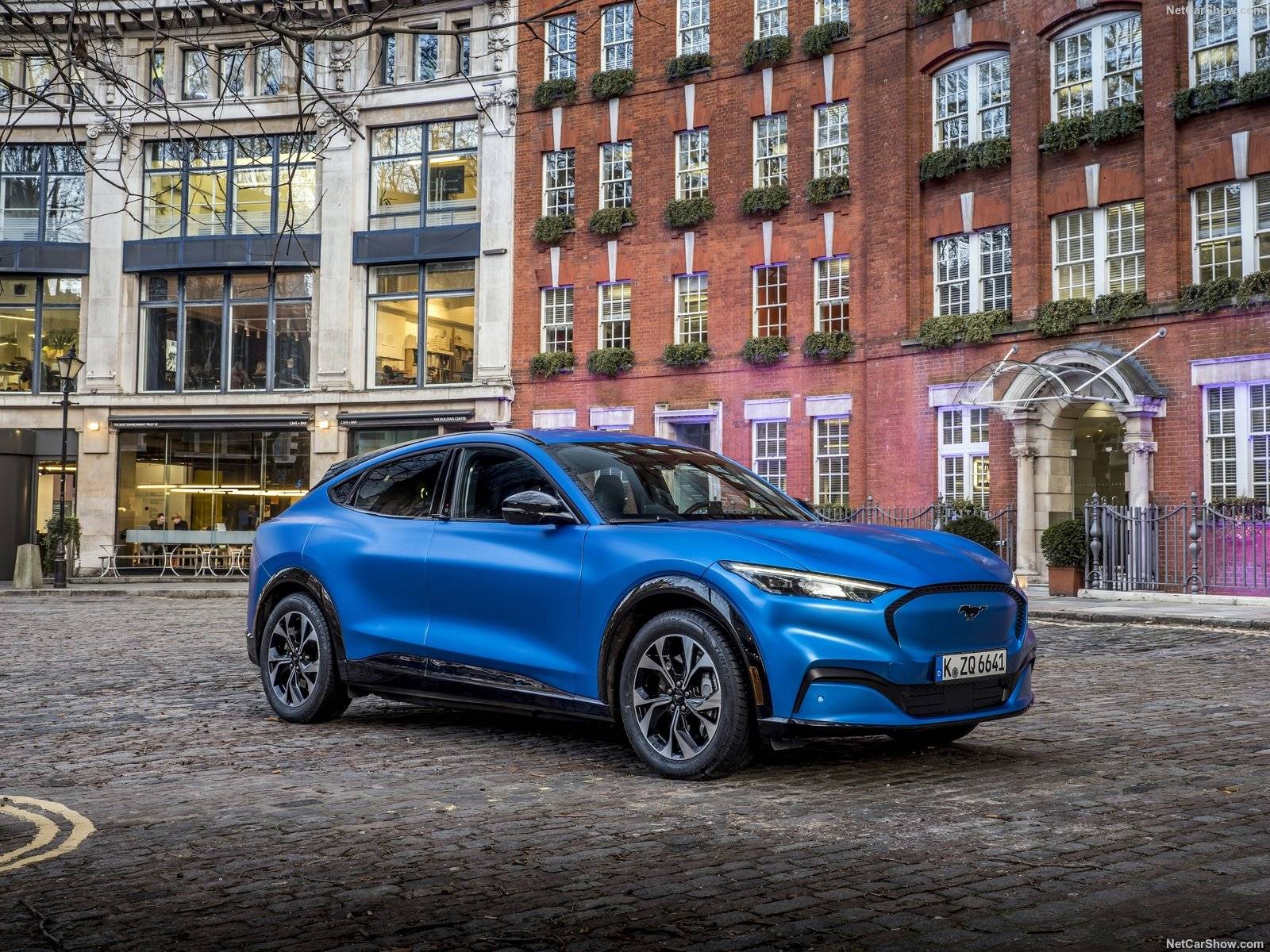 Ford Mustang Mach-E Mach-E Makes UK Debut in Stunning Satin Blue Frozen-Satin-Blue-Mach-E-4
