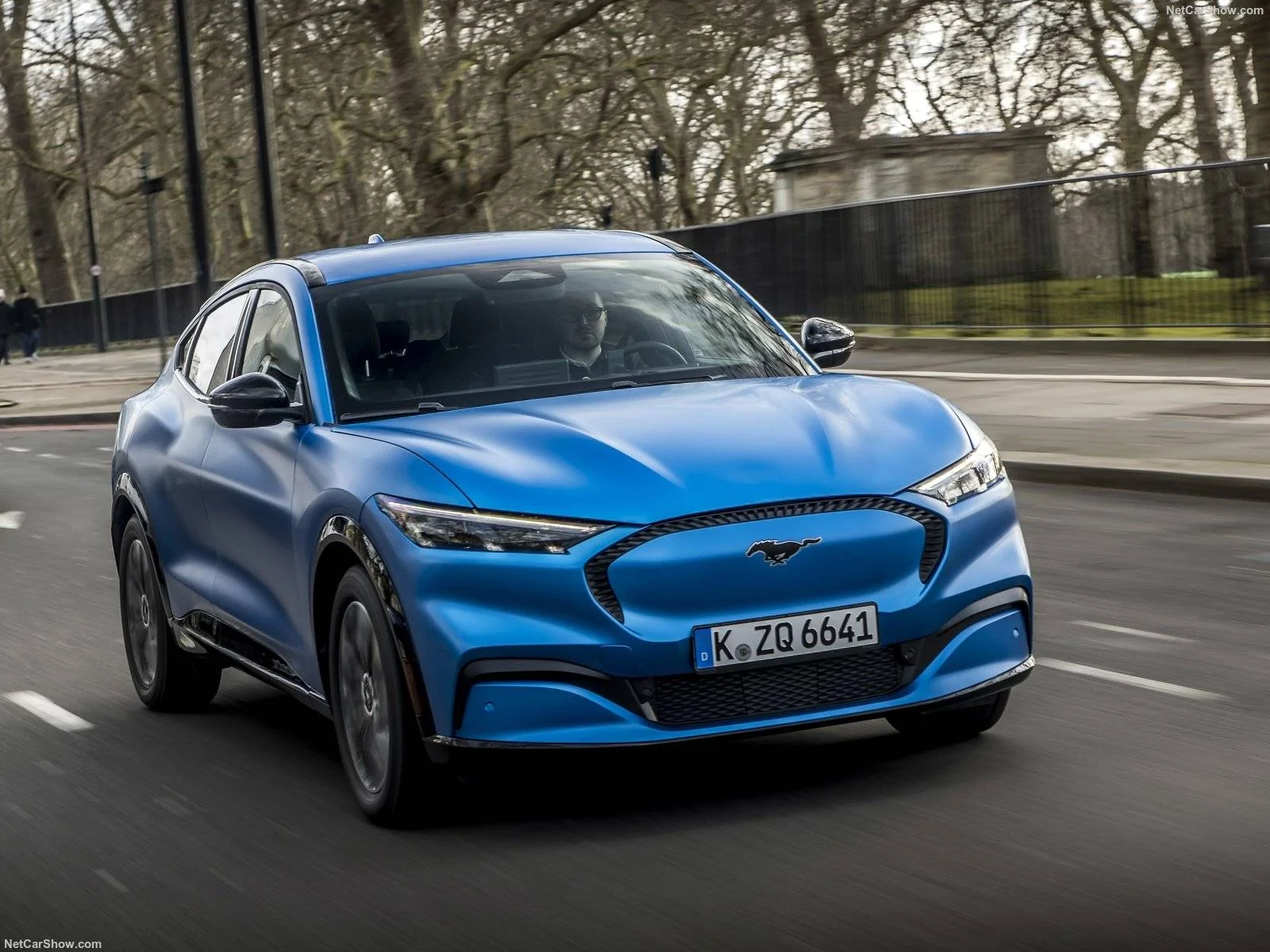 Ford Mustang Mach-E Mach-E Makes UK Debut in Stunning Satin Blue Frozen-Satin-Blue-Mach-E-10