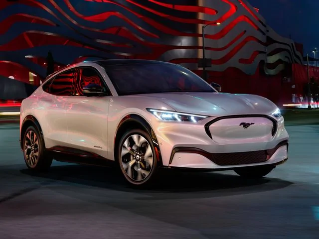 Ford Mustang Mach-E Will Ford Respond to revised 315mi range for Model Y? 2021-ford-mustang-mach-e-220-1574000540
