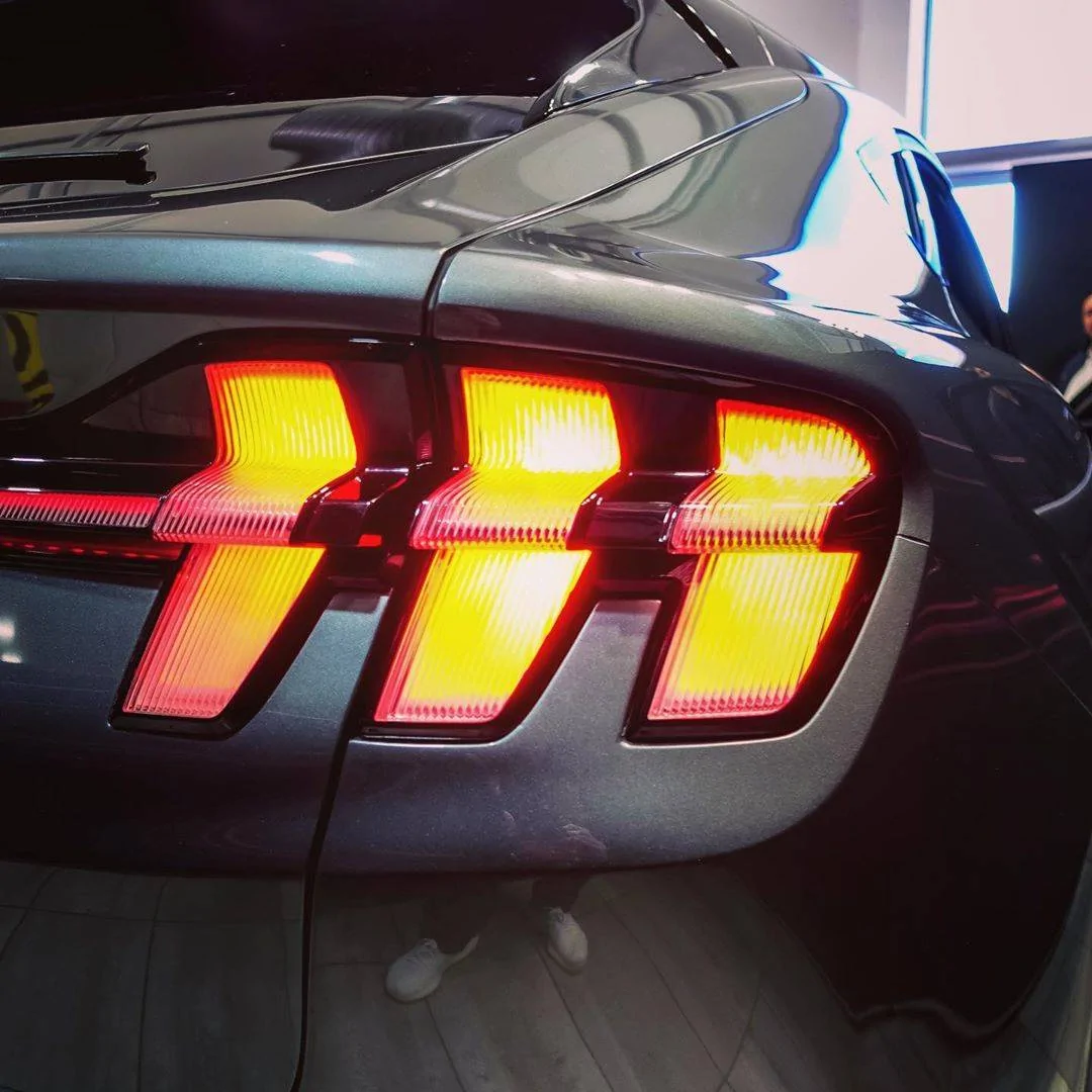Ford Mustang Mach-E CARBONIZED GRAY Mach-E Club Carbonized Grey Mach-E 4