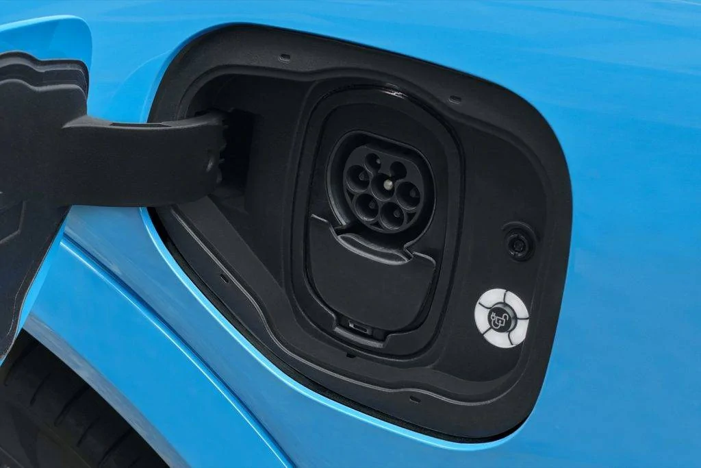 Mach-E-GT-Europe-Exterior-008-charge-port-1024x683.jpg