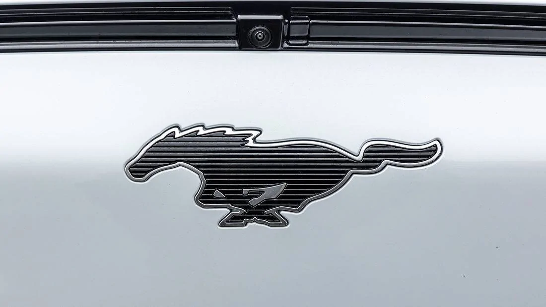 Ford Mustang Mach-E SPACE WHITE Mach-E Photos Ford-Mustang-Mach-E-Exterieur-169Gallery-6f7b8806-1751160