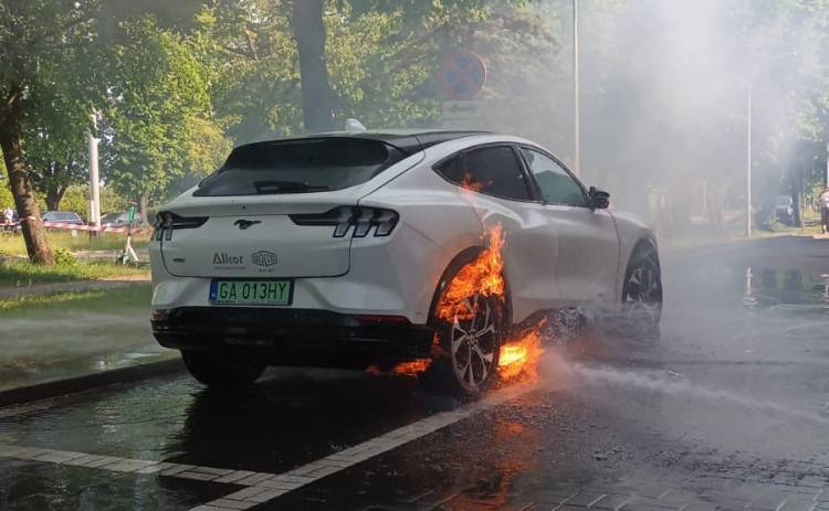 Ford Mustang Mach-E Mach-E caught fire in Gdańsk, Poland IMG_8529