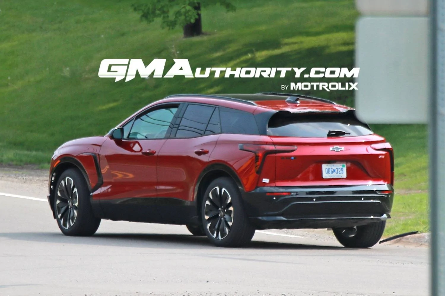 Ford Mustang Mach-E MME vs Chevy Blazer EV 2024-Chevrolet-Blazer-EV-RS-Radiant-2