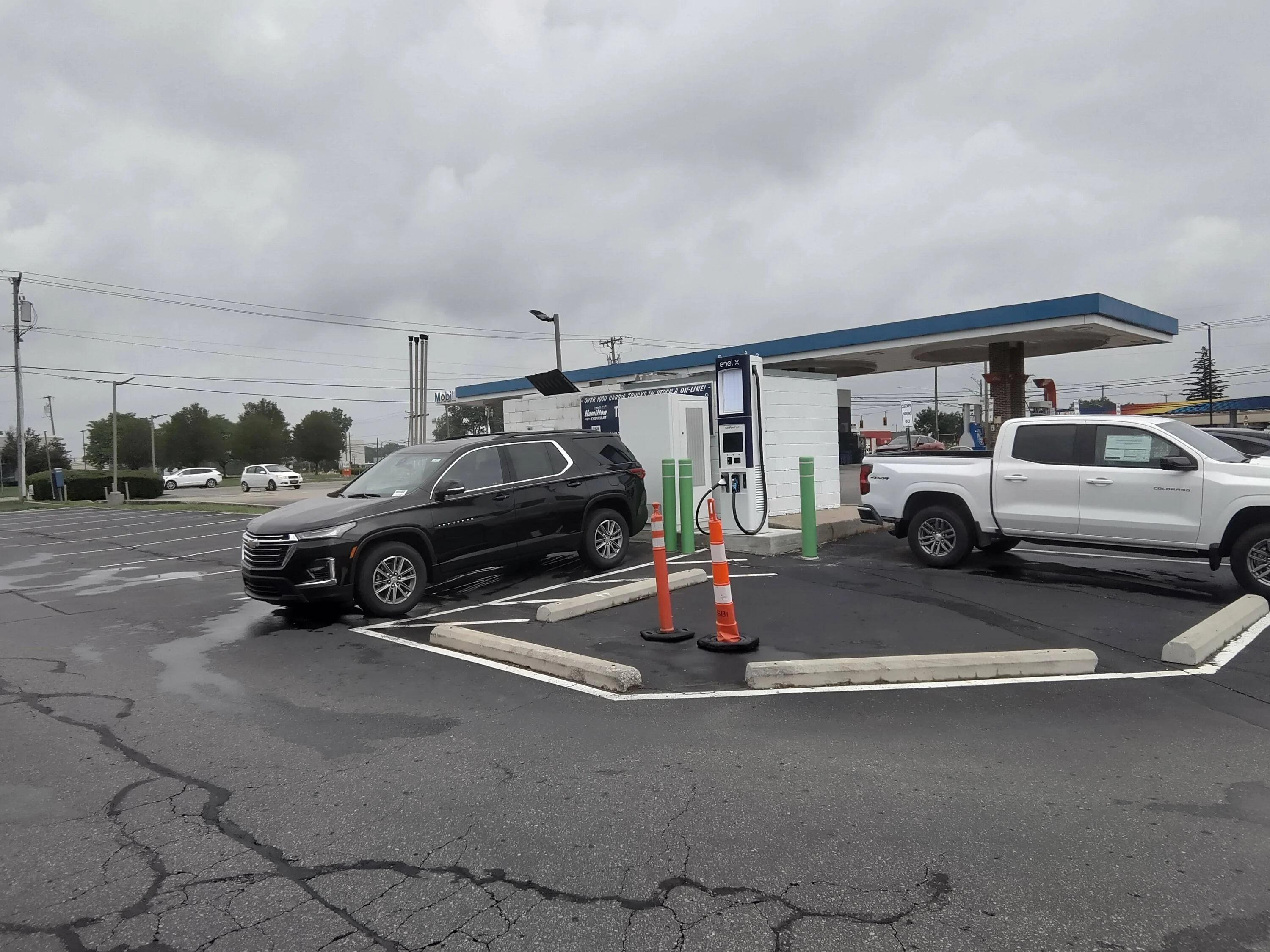Ford Mustang Mach-E Ford Dealership fast/ultra charging 1689007609969