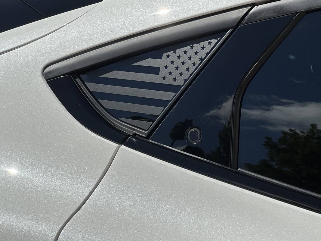 Ford Mustang Mach-E STAR WHITE METALLIC Mach-E Photos IMG-3015