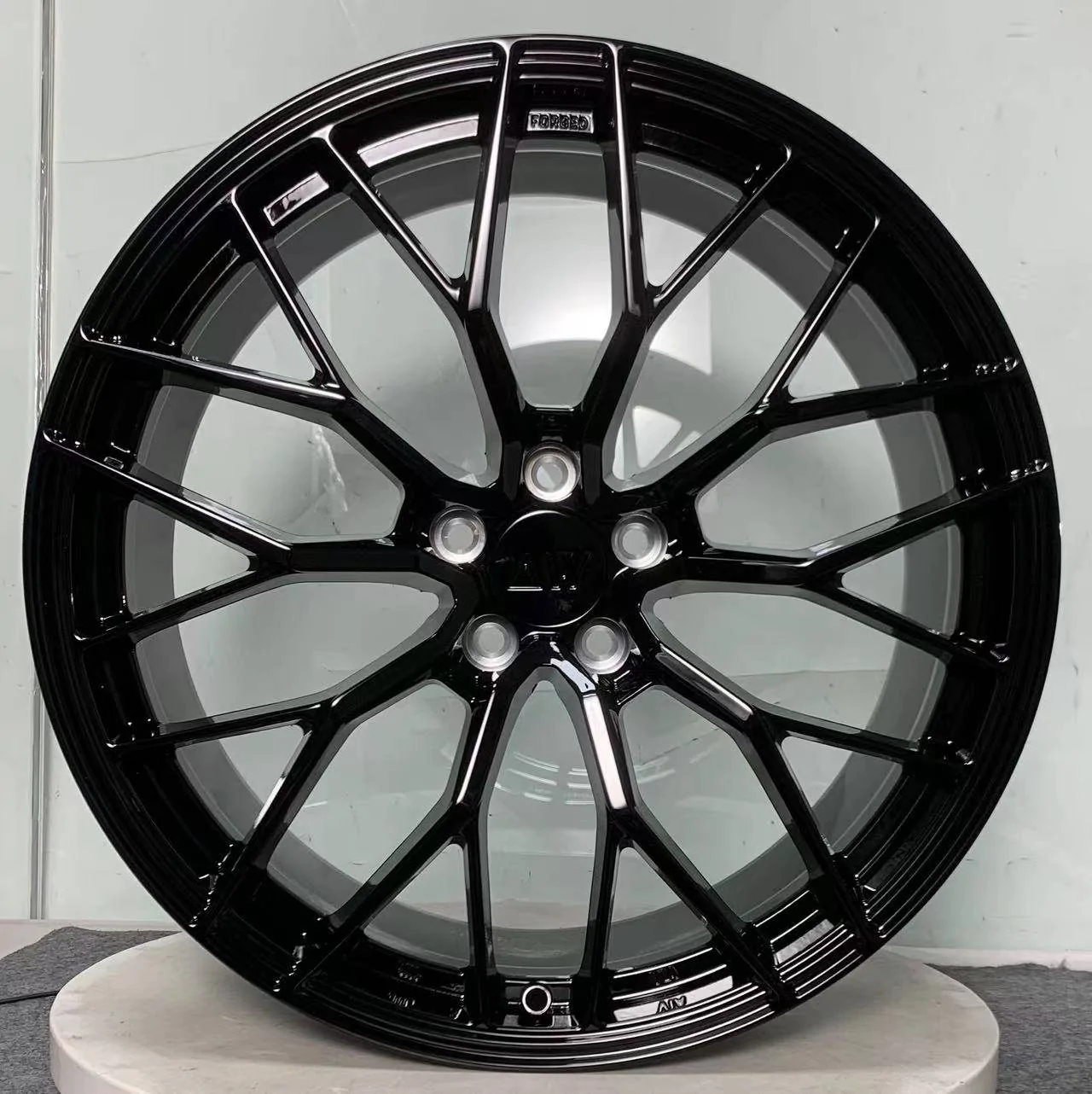 AW11 Custom 20x9.5 Gloss Black Face.webp