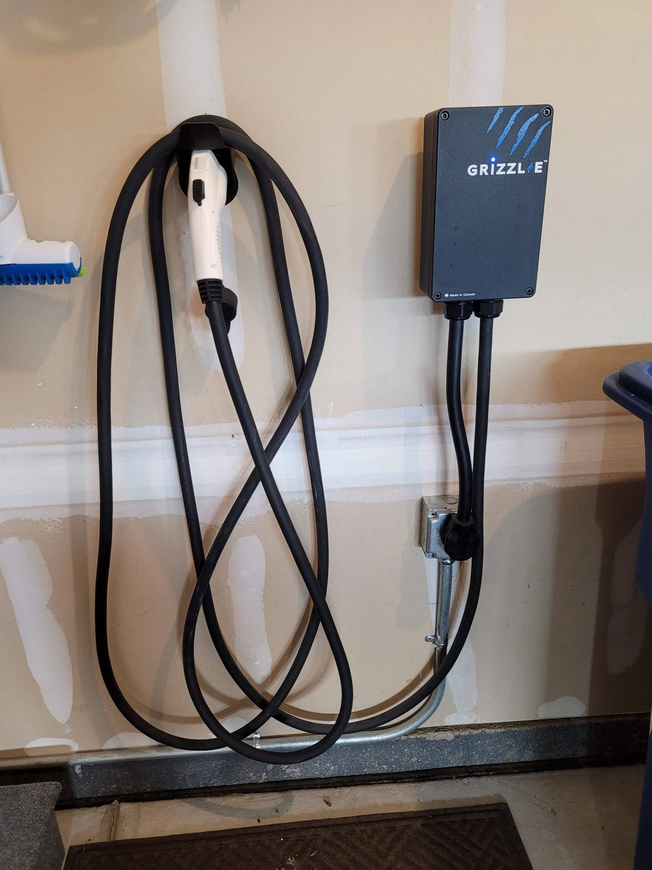Ford Mustang Mach-E Ideas / pics to make exterior charger setup less cluttered? 20230618_155044