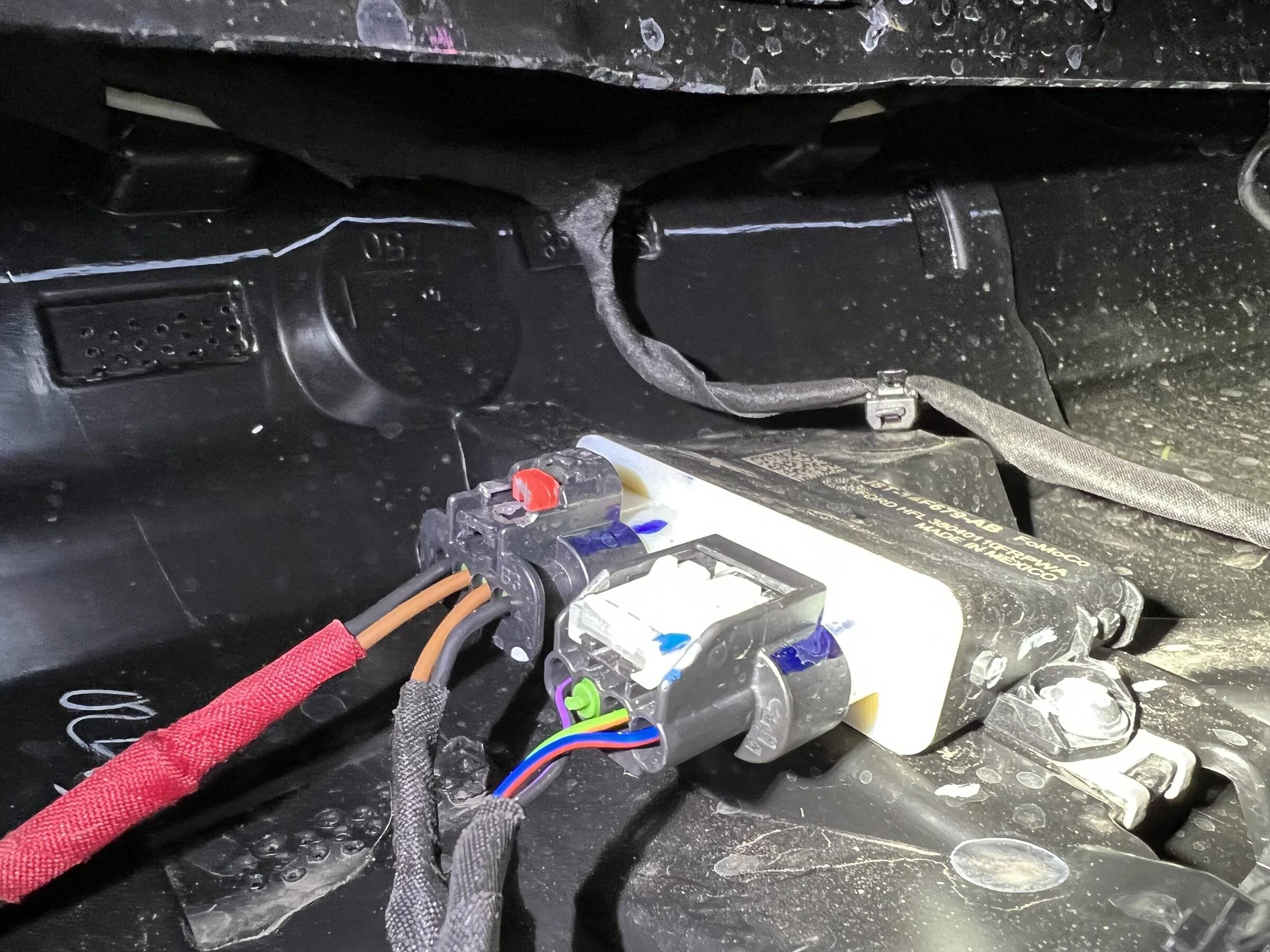 Ford Mustang Mach-E Kick-to-open-tailgate picture of kick sensor