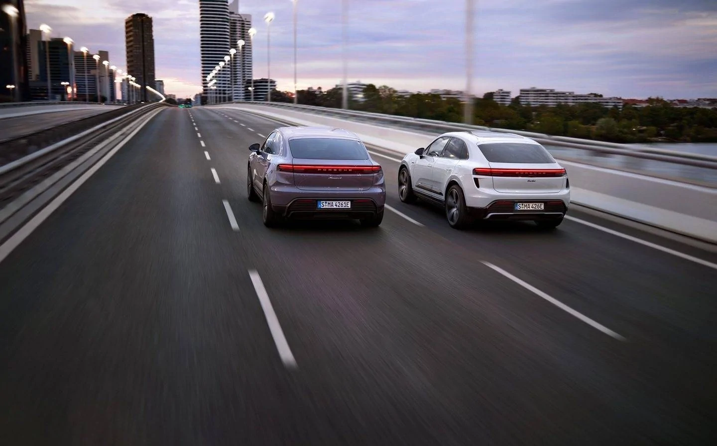 Ford Mustang Mach-E Mach-E vs. 2024 Porsche Macan EV - design, specs, price GEoaTNrWIAAbT07