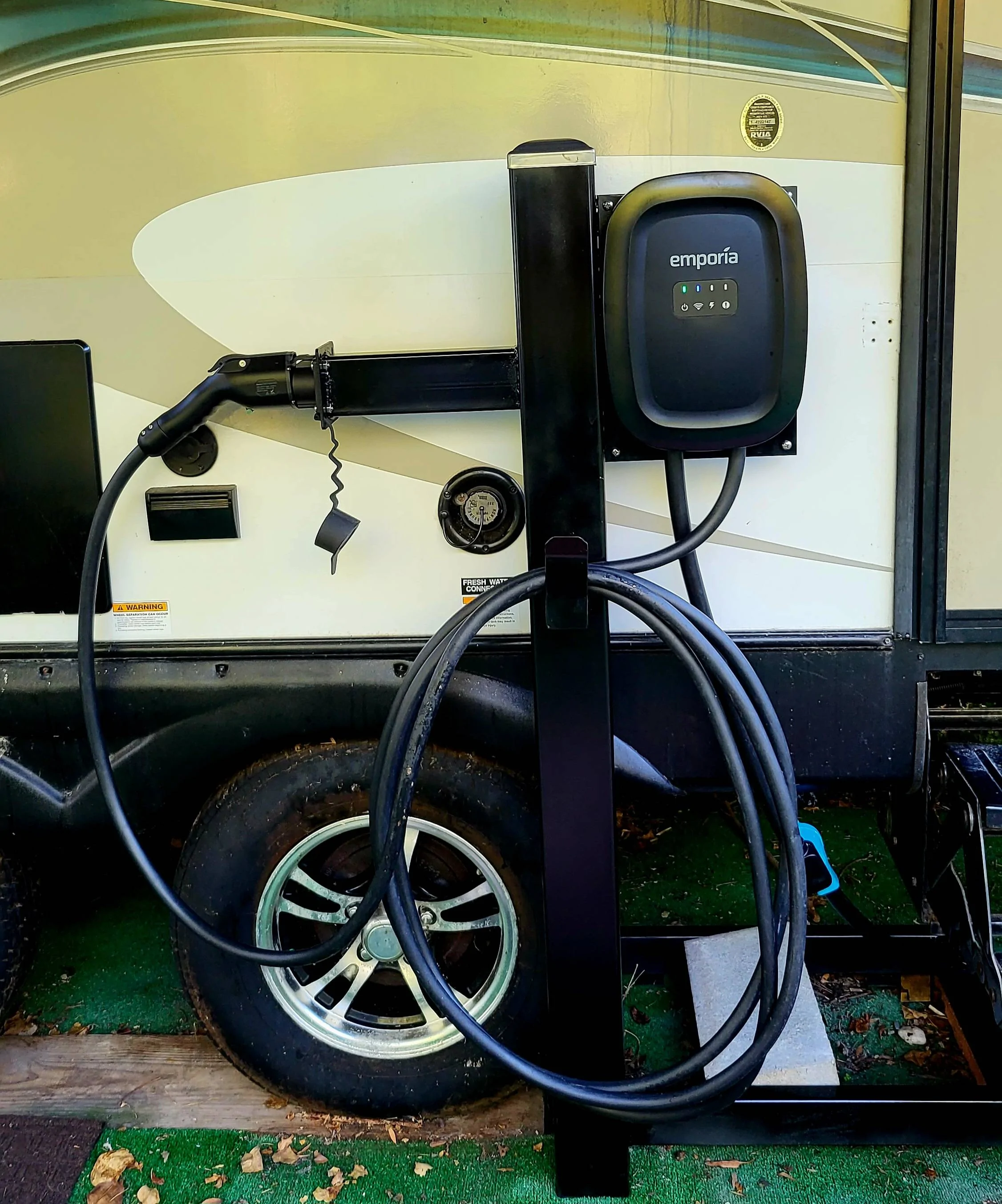 Ford Mustang Mach-E TERRIBLE CUSTOMER SERVICE FROM UNITED CHARGERS (Grizzl-E ) 20230925_182640