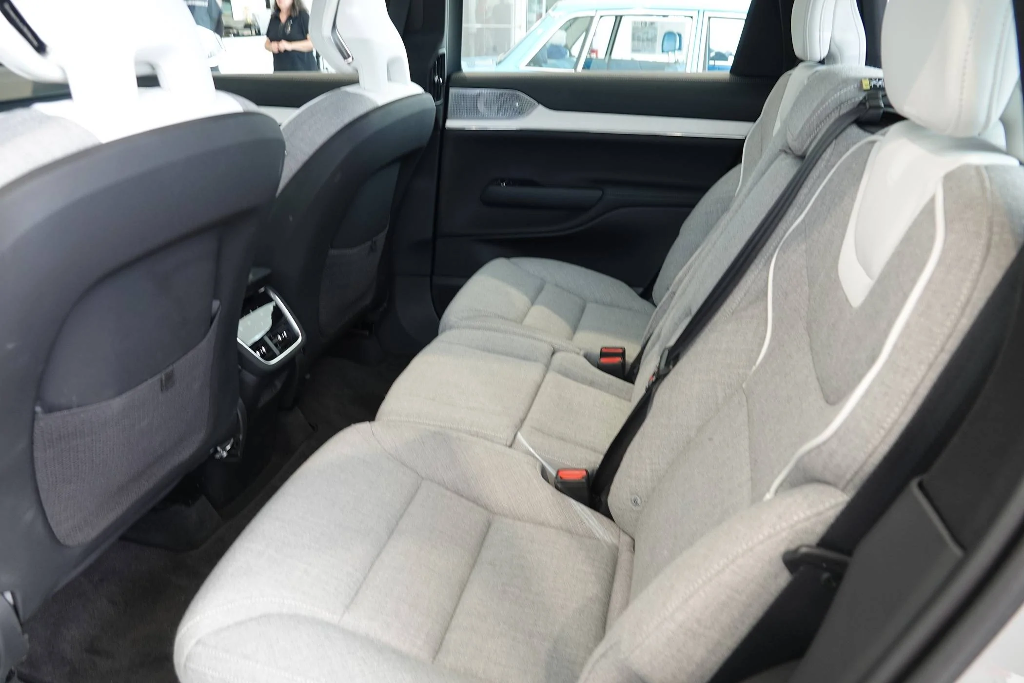 Ford Mustang Mach-E Mach-E vs. 2024 Volvo EX90 - design, specs, price DSC05805