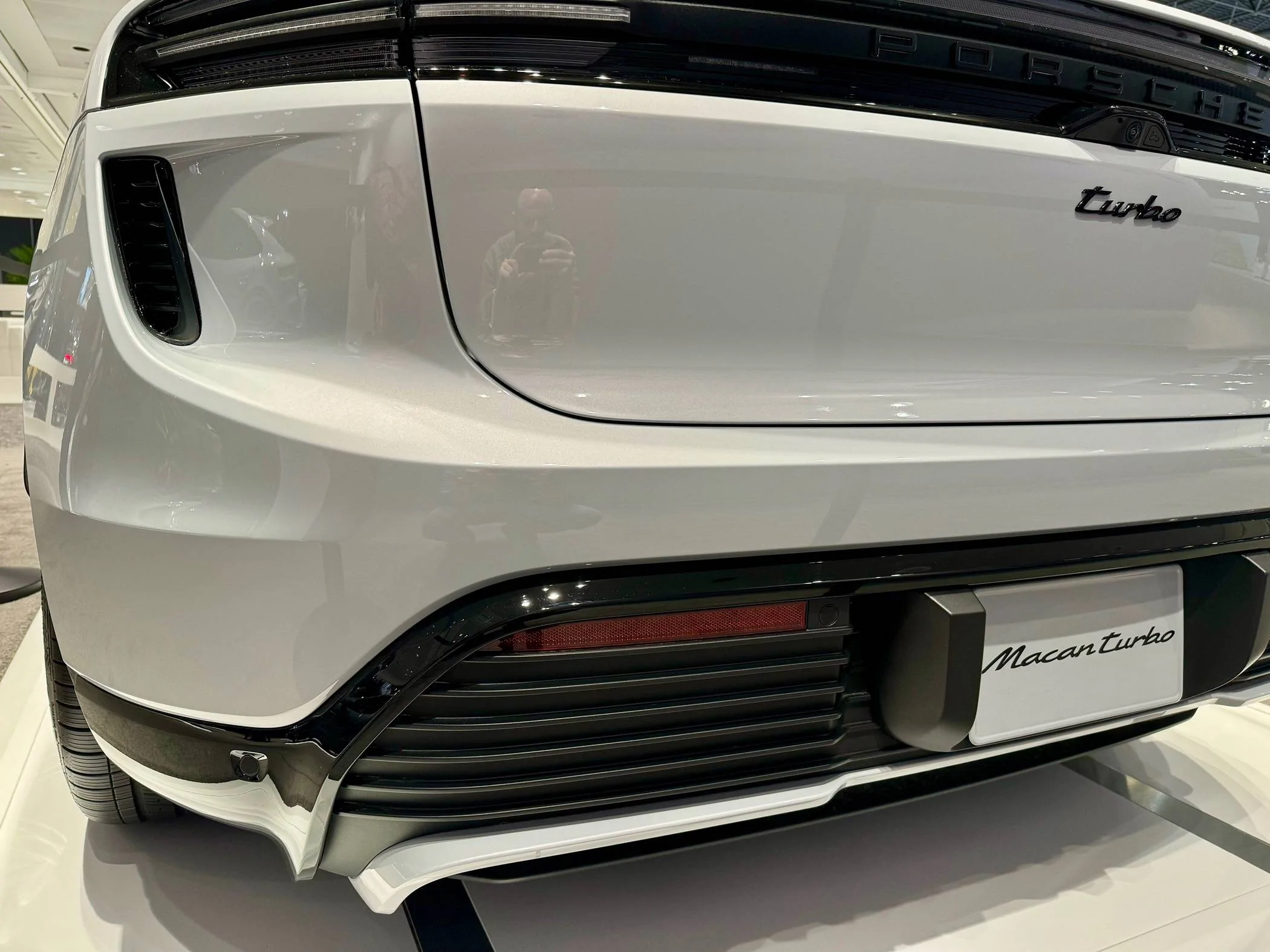 Ford Mustang Mach-E Macan EV Official Specs & Photos Revealed IMG_0125