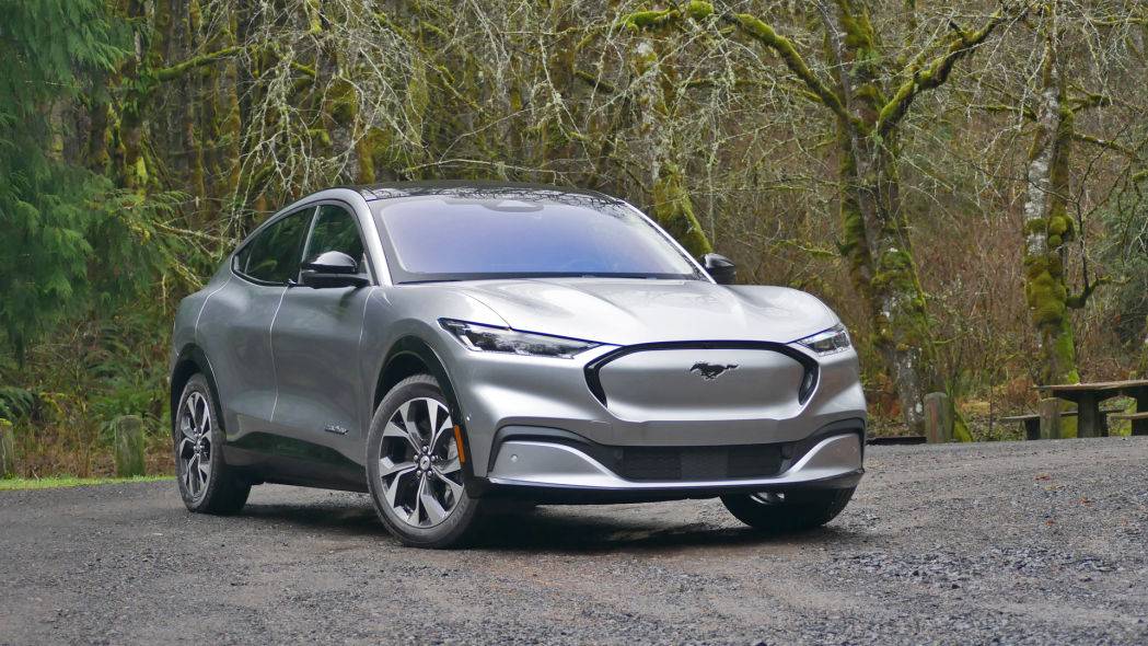 Ford Mustang Mach-E 2021 Mach-E Premium AWD Road Test Review | The Cayenne of Mustangs [Autoblog] 2021-Ford-Mustang-MachE-front-three-quarter