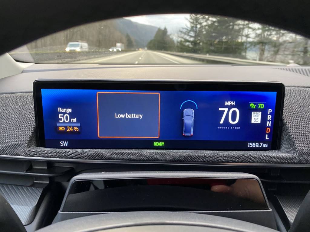 Ford Mustang Mach-E 2021 Mustang Mach-E: How fast does the Ford EV charge up on road trips? 2021-ford-mustang-mach-e_100776395_l