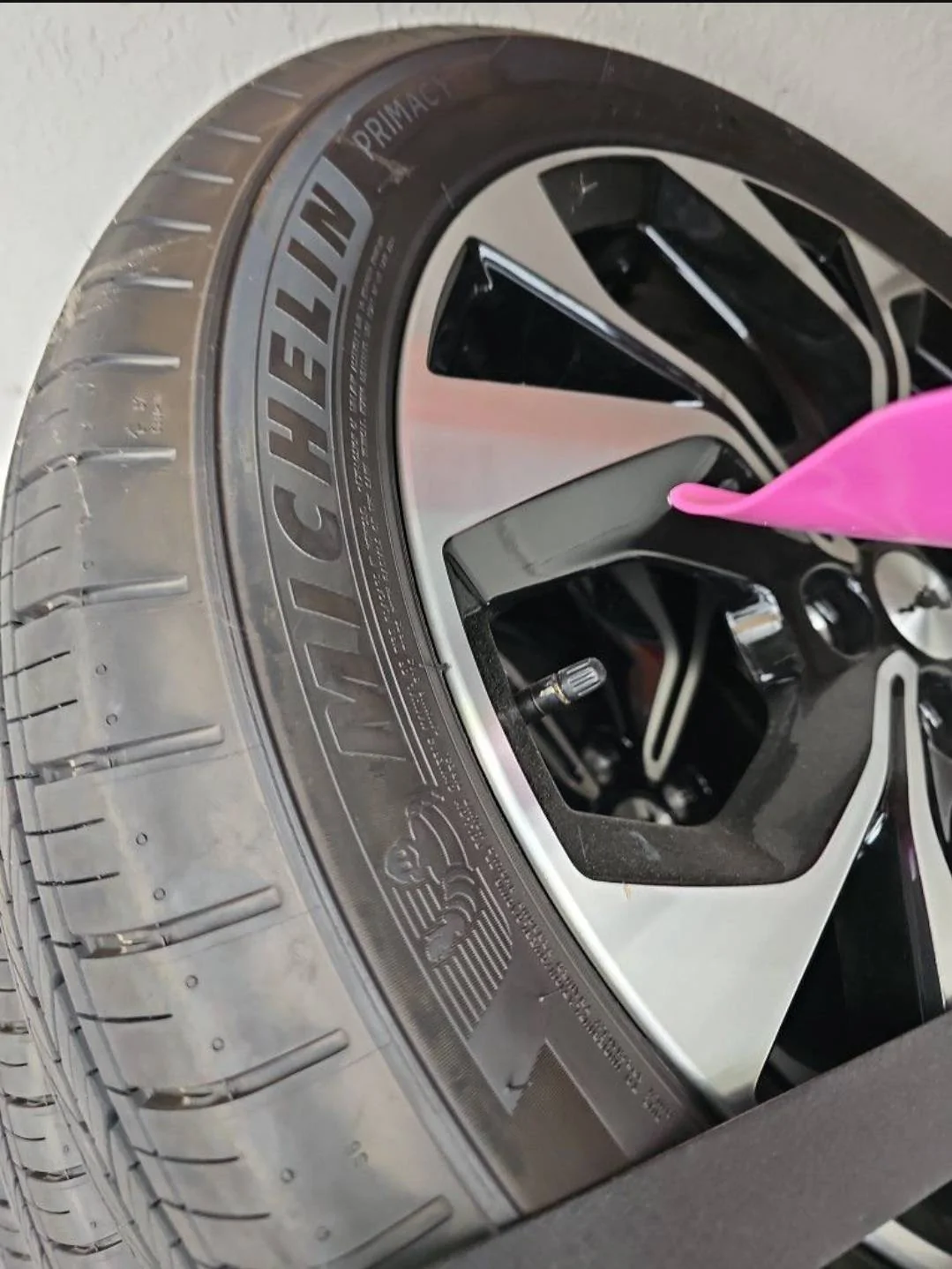 Ford Mustang Mach-E 19 inch premium wheels and tires 1000016917