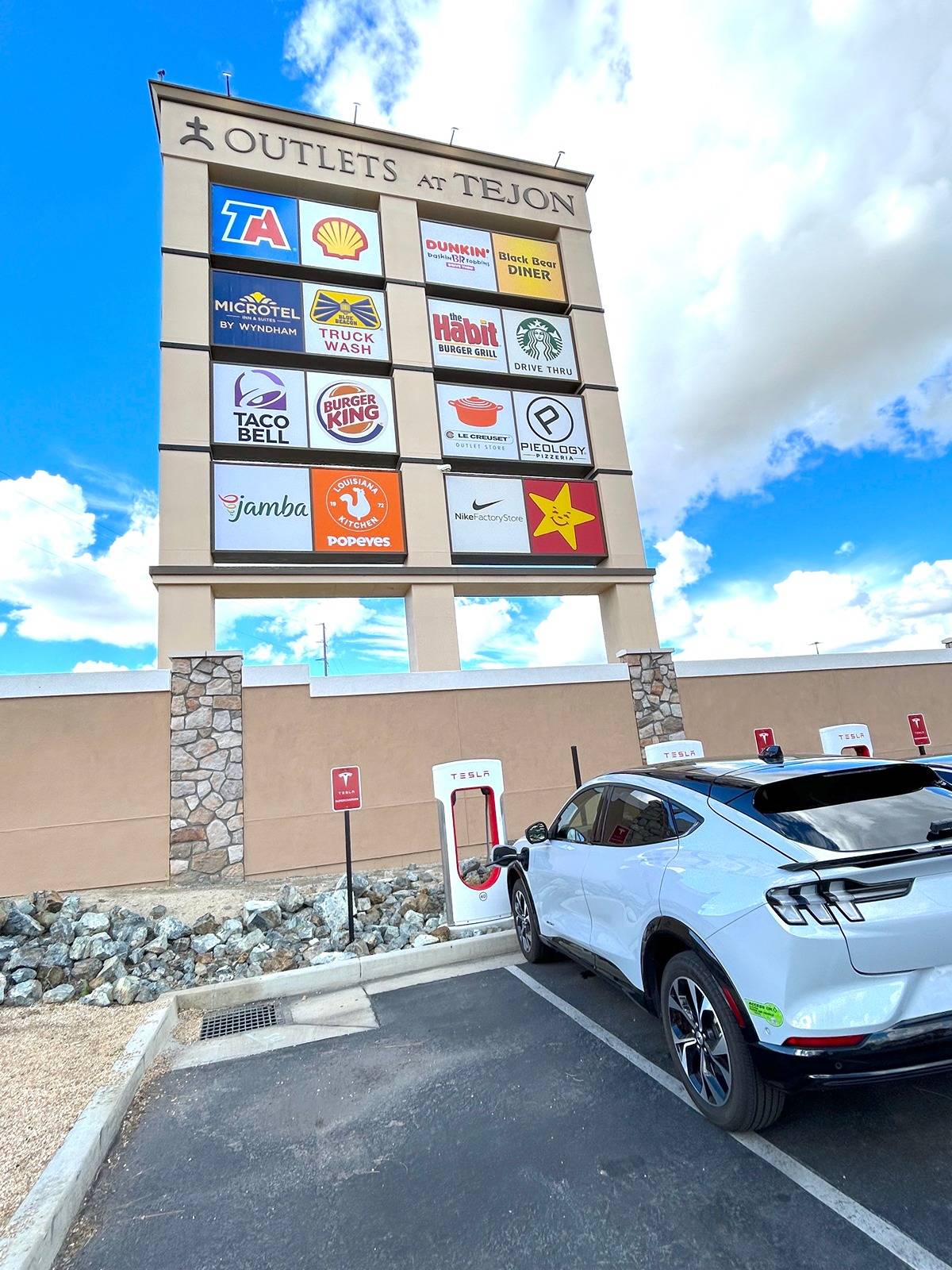 Ford Mustang Mach-E 1500 mile round trip from north AZ to central CA ... finally NACS charging! TejonTesla