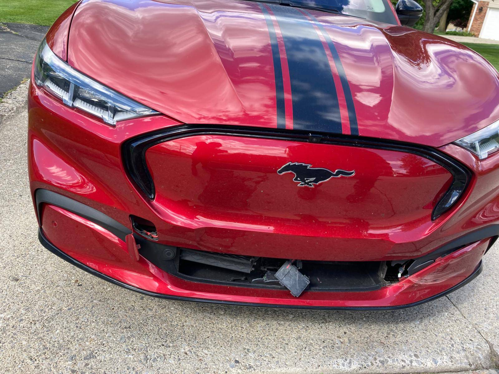 Ford Mustang Mach-E Control shutters on front Bumper broken 2024-05-10_17-31-41_000 (2024-05-11T11_57_39.116)