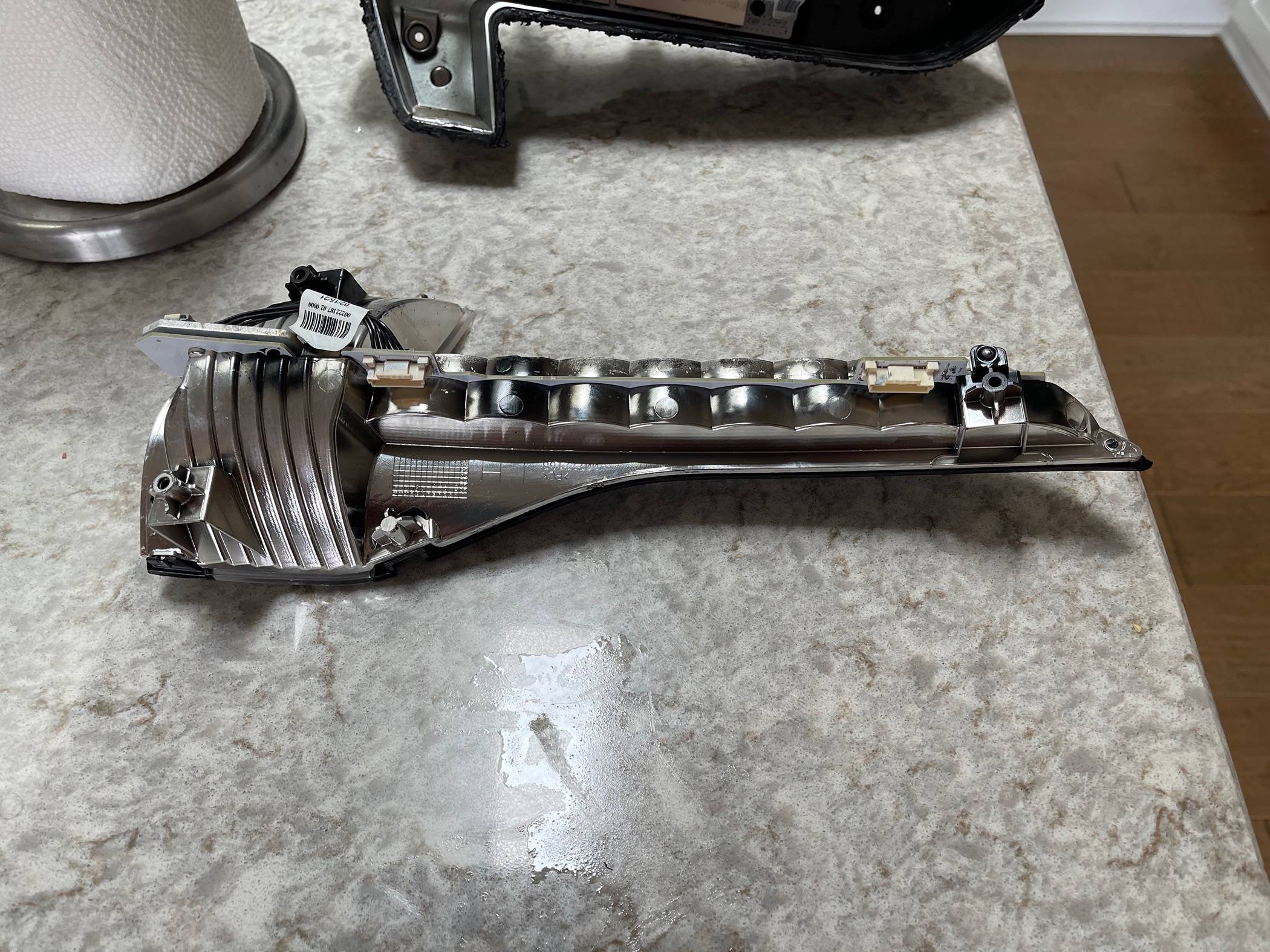 Ford Mustang Mach-E Instructions to remove & disassemble the inner taillights? Lens.-B