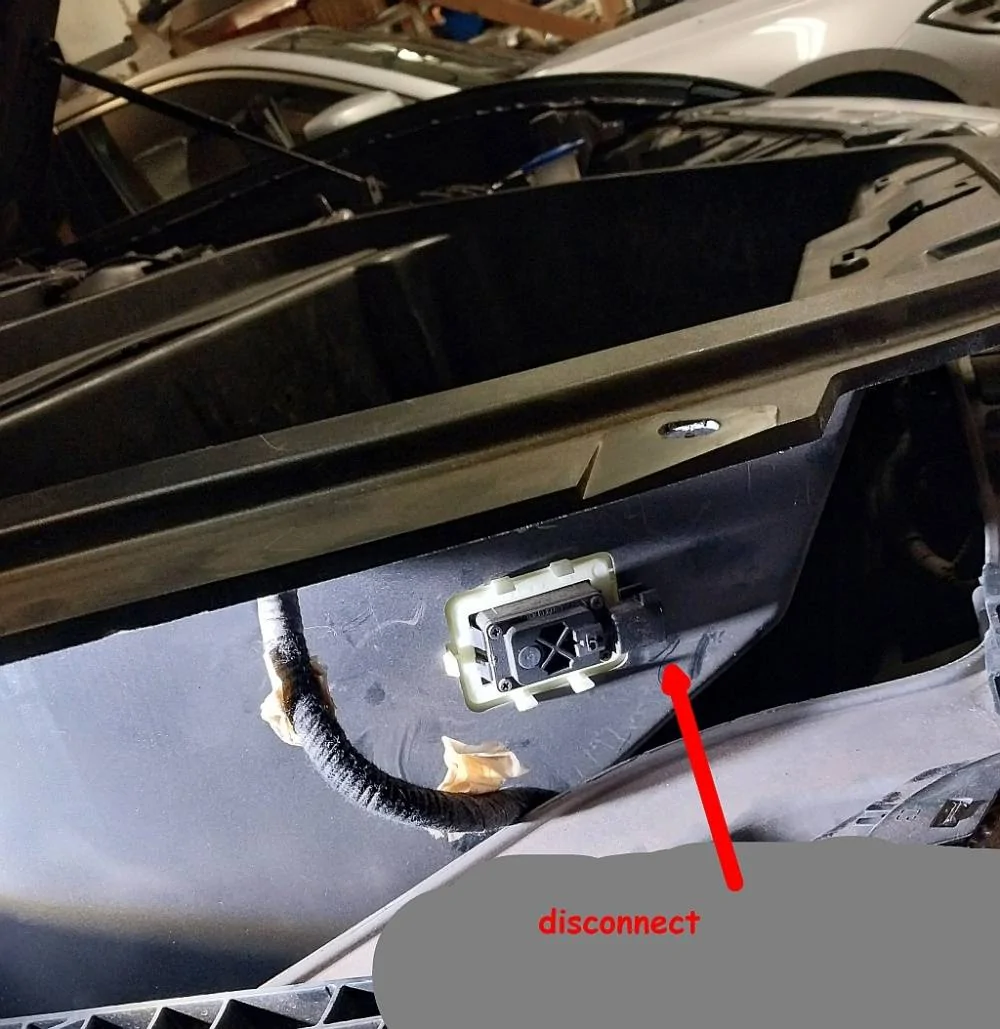 07 disconnect frunk light.jpg
