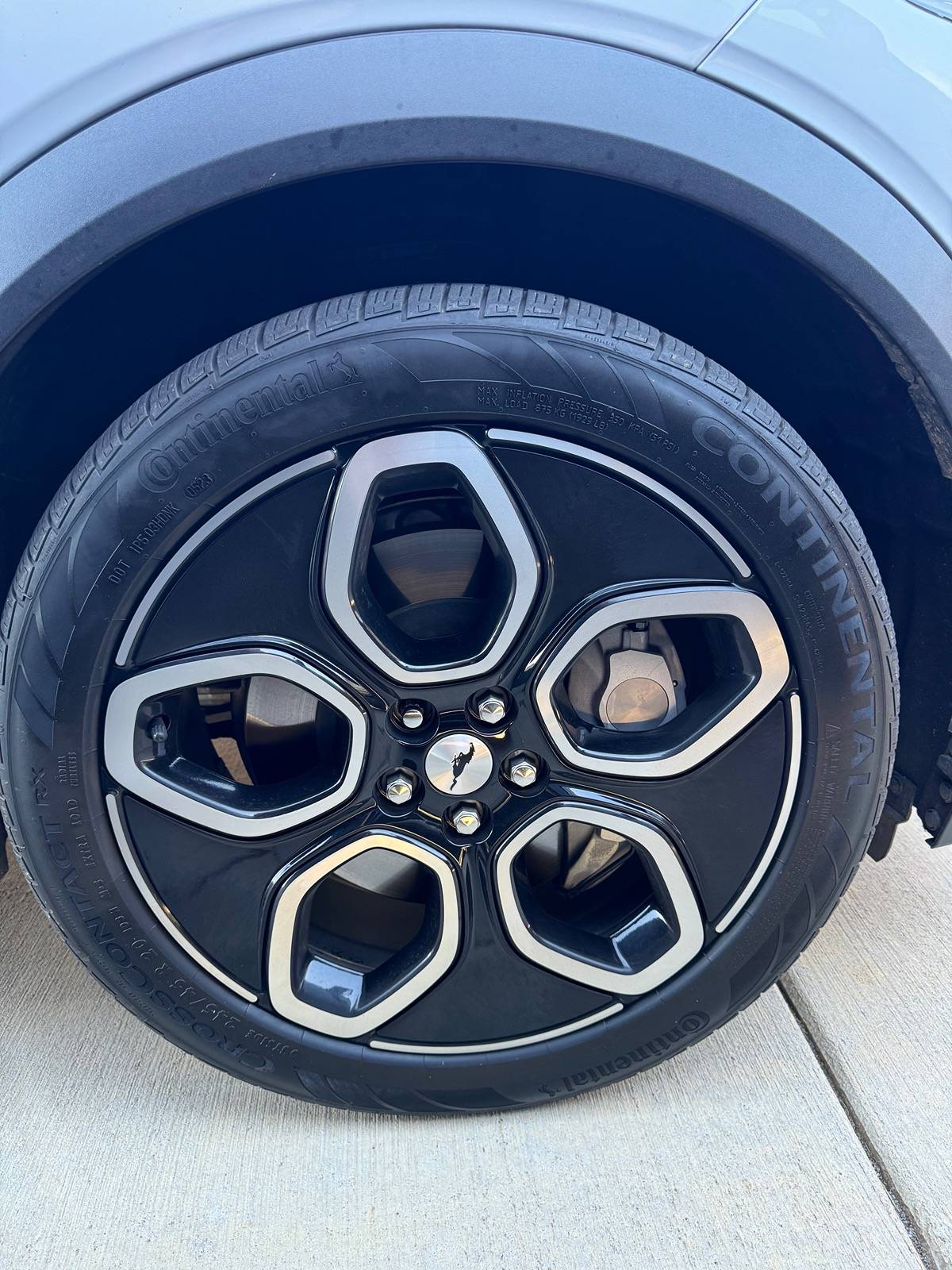 Ford Mustang Mach-E 2023 GT Wheels with Tires IMG_6097