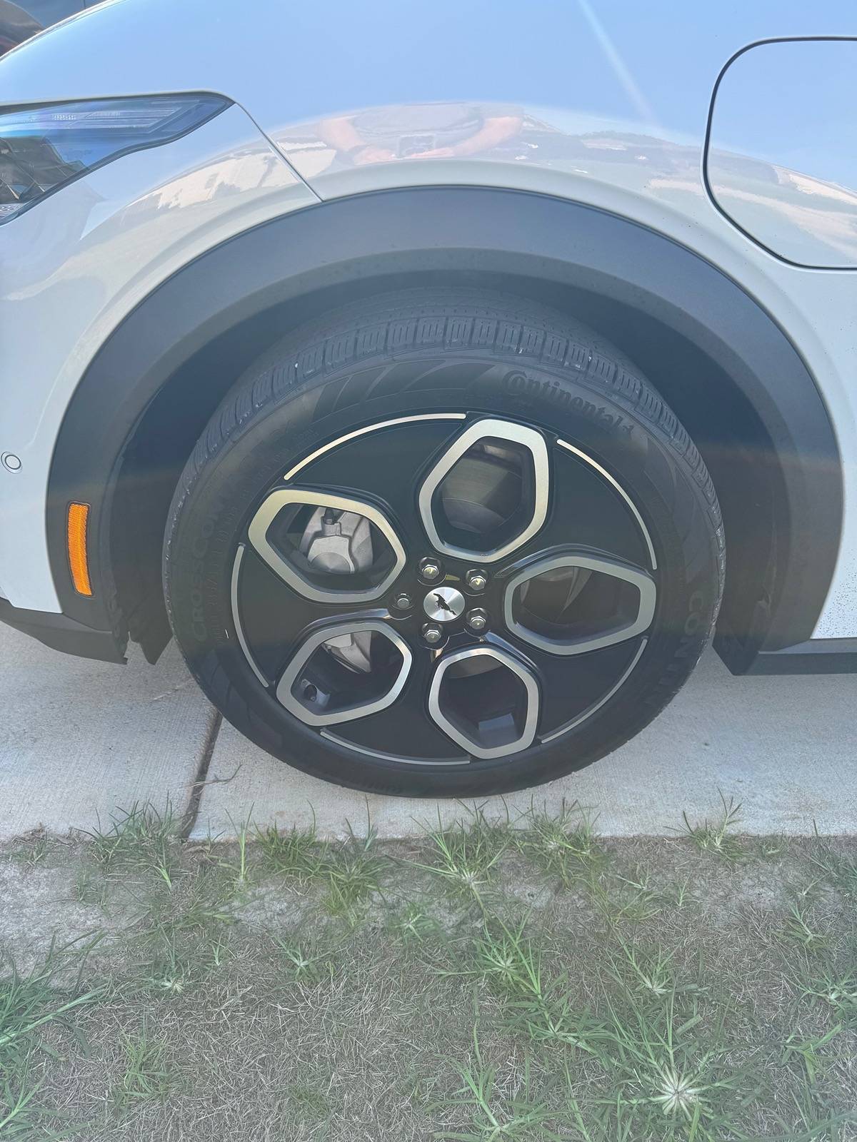 Ford Mustang Mach-E 2023 GT Wheels with Tires IMG_6094