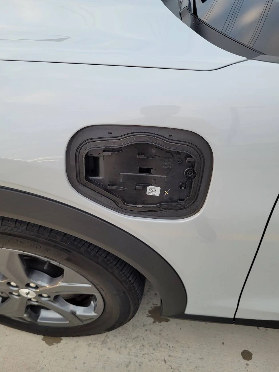 Ford Mustang Mach-E Carwash drive thru 20231015_183306
