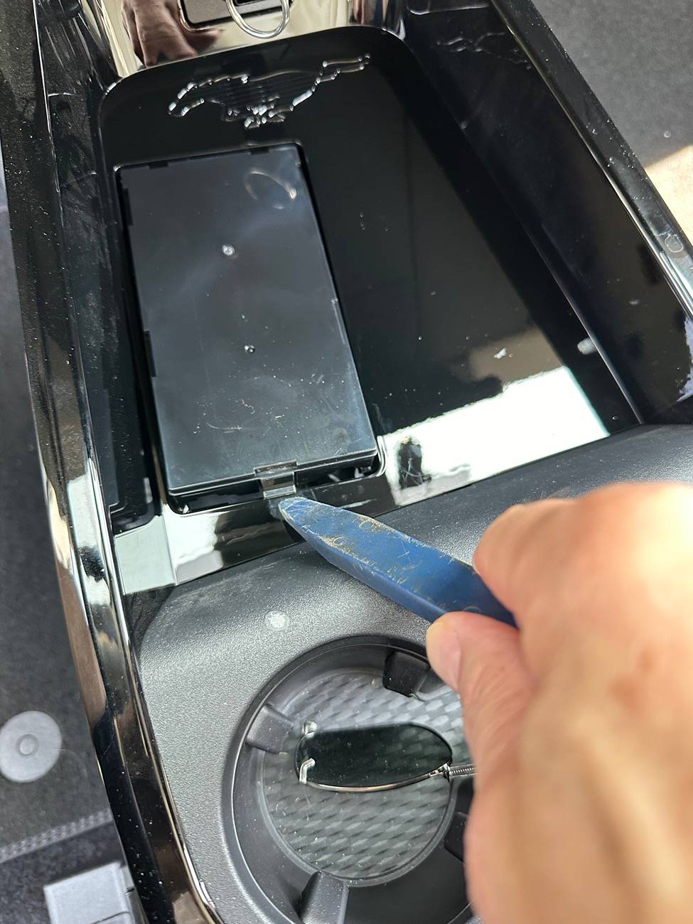 Ford Mustang Mach-E Aftermarket Wireless Charging Mat without divot? IMG_0658