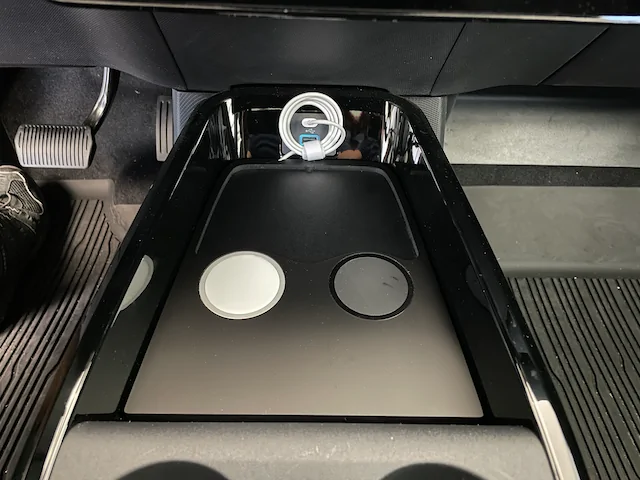 Ford Mustang Mach-E Swapping TWRAPS charging puck with Apple MagSafe puck IMG_8804