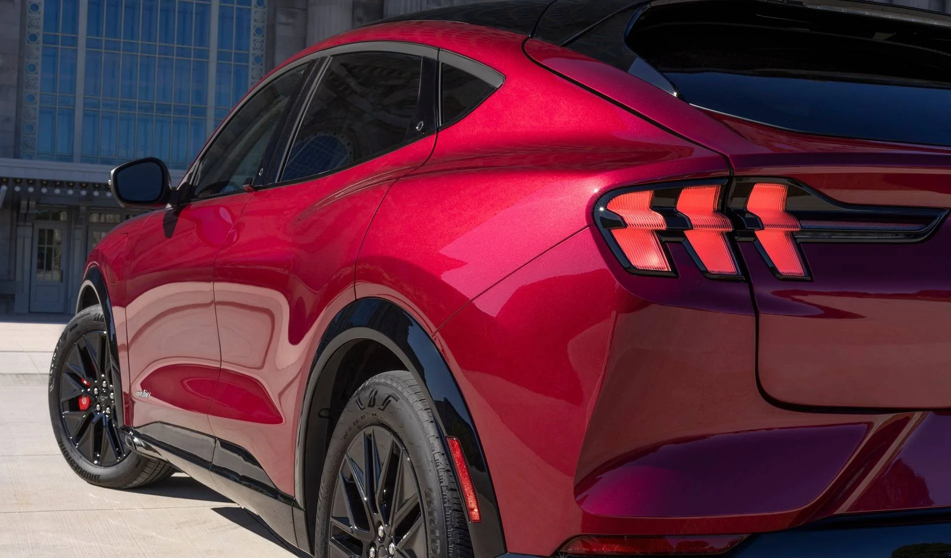 2025 Mustang Mach-E Premium Sport Appearance Package_01.jpg
