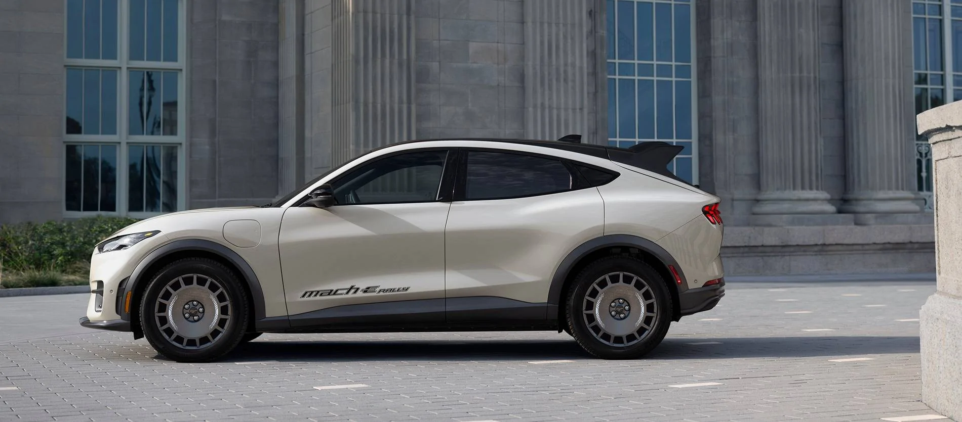 2025 Mustang Mach-E Rally_03.jpg