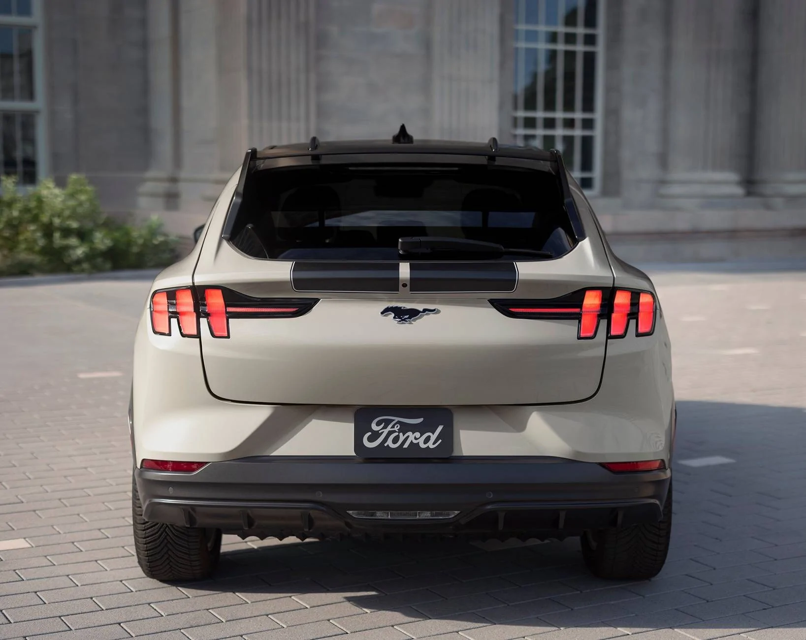 2025 Mustang Mach-E Rally_02.jpg