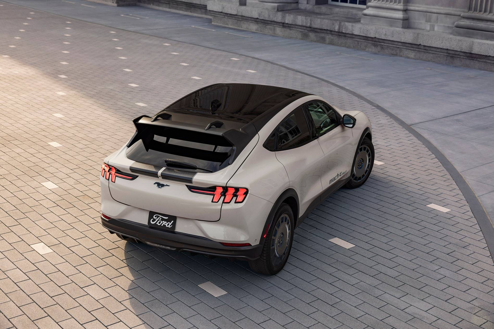 2025 Mustang Mach-E Rally_08.jpg