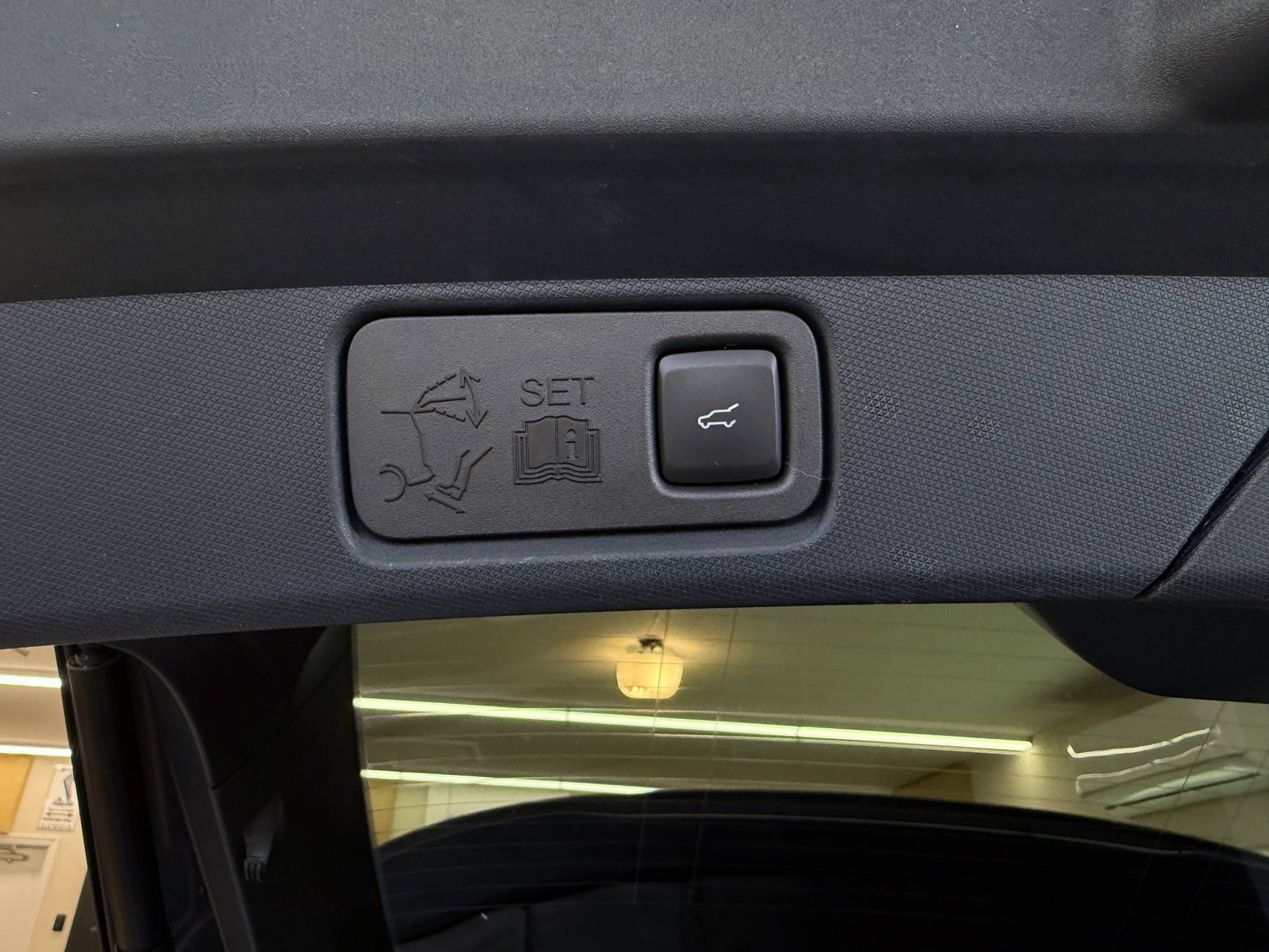 Ford Mustang Mach-E Trunk button(s) IMG_3289