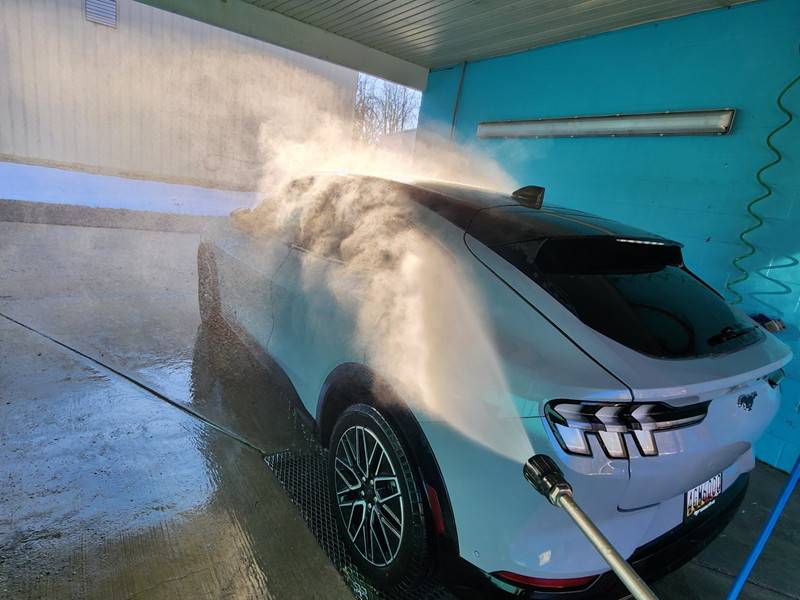Ford Mustang Mach-E GLACIER GRAY Mach-E Photos mme