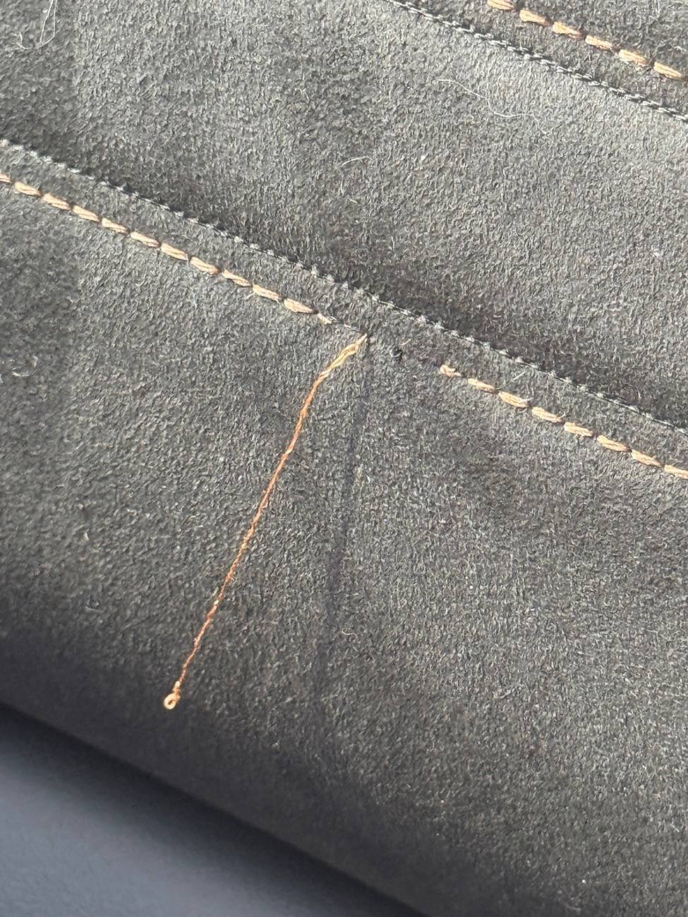 Ford Mustang Mach-E Mustang Mach-E GT 2023 Copper thread stitching issue IMG_8654