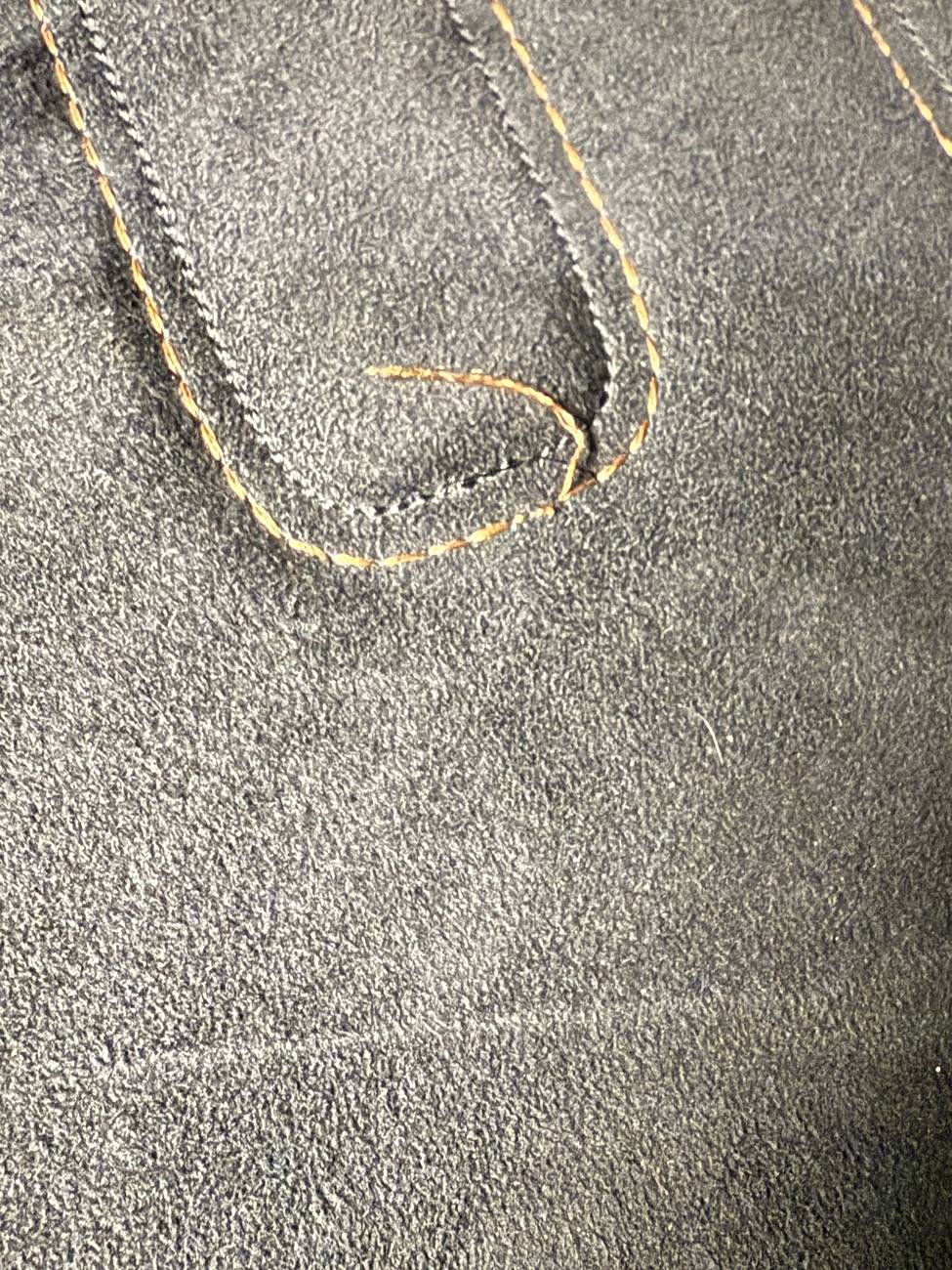 Ford Mustang Mach-E Mustang Mach-E GT 2023 Copper thread stitching issue IMG_0369