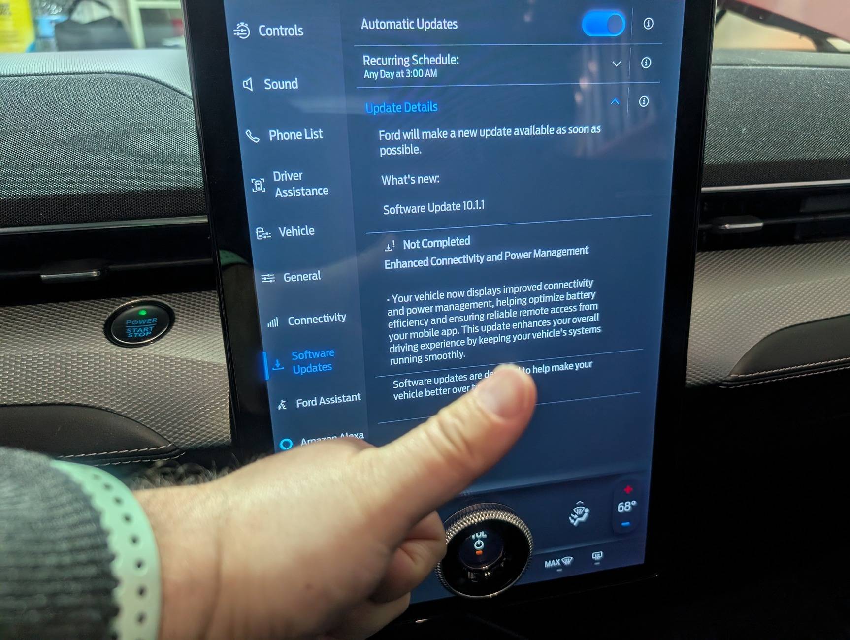 Ford Mustang Mach-E Stuck on "Getting the latest software update status..." PXL_20250201_210709300