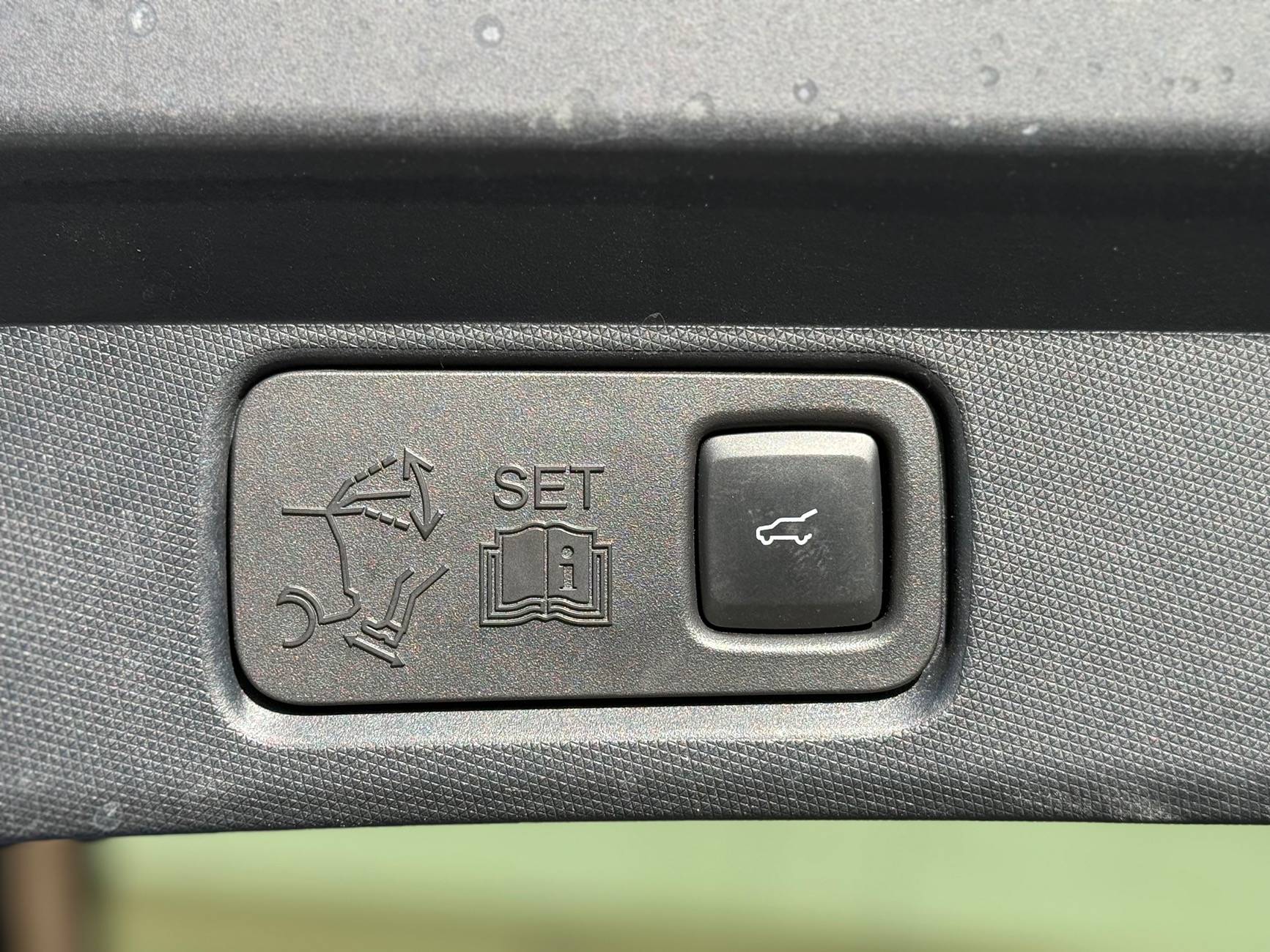 Ford Mustang Mach-E Misleading... 2023 MMe  No foot liftgate, no parking assist... anything else? Any fixes? IMG_5098