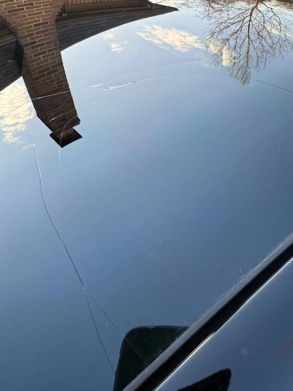 Ford Mustang Mach-E Cracked glass roof IMG_1203