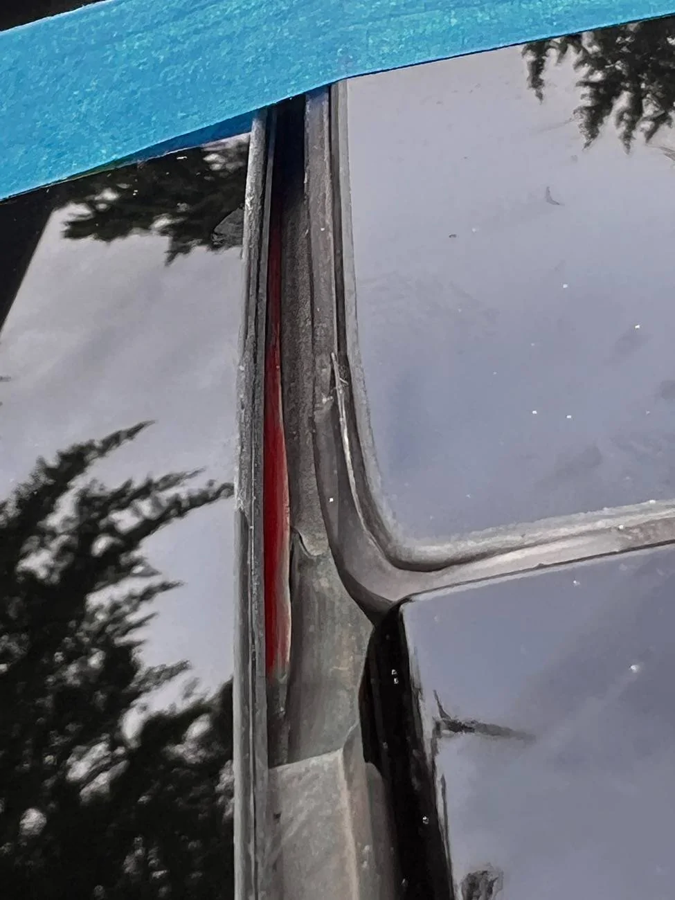 Ford Mustang Mach-E Missing bead?   Windshield replacement question IMG_3706