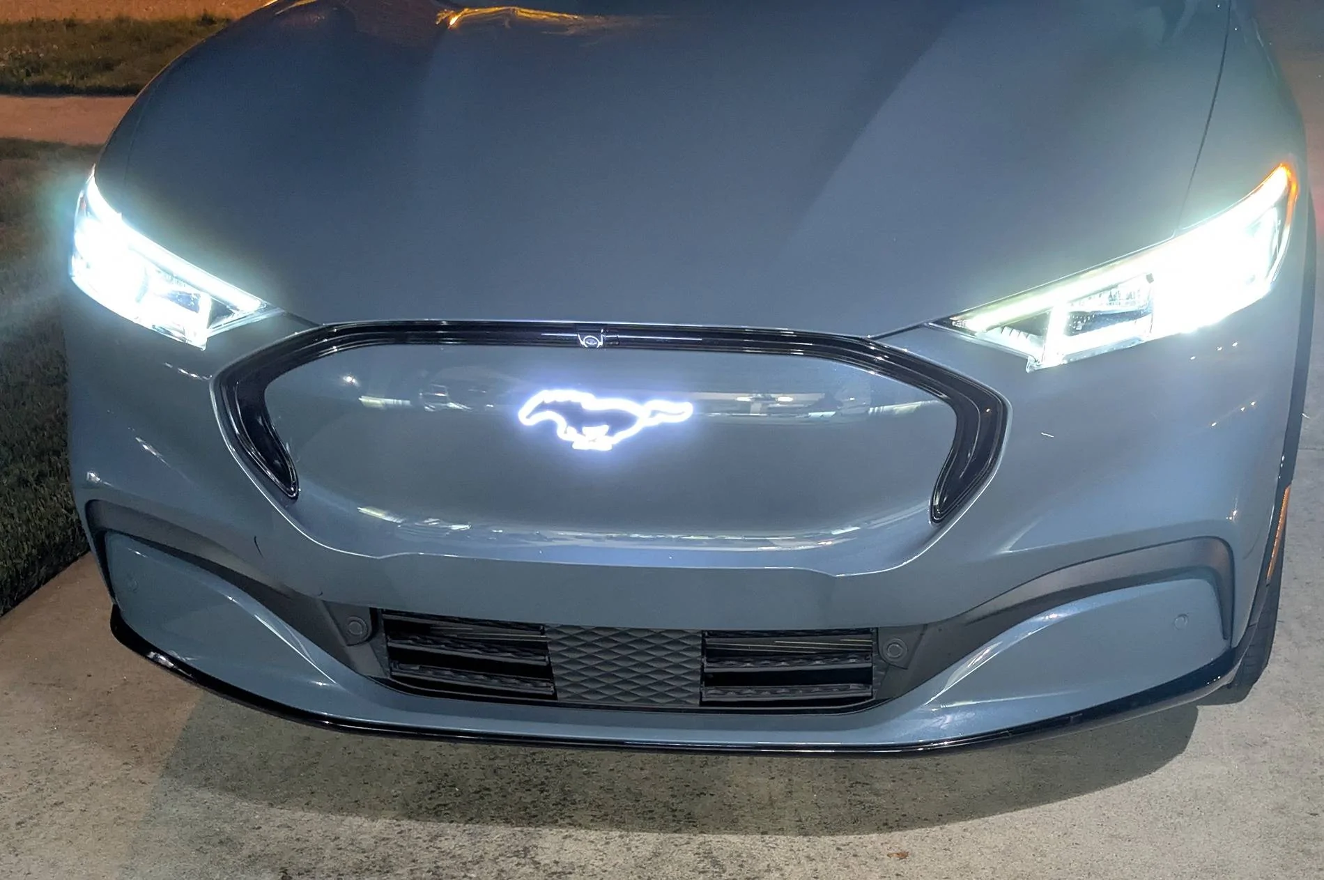 Ford Mustang Mach-E BSKT Design LED Ponies PXL_20250520_011545923~2
