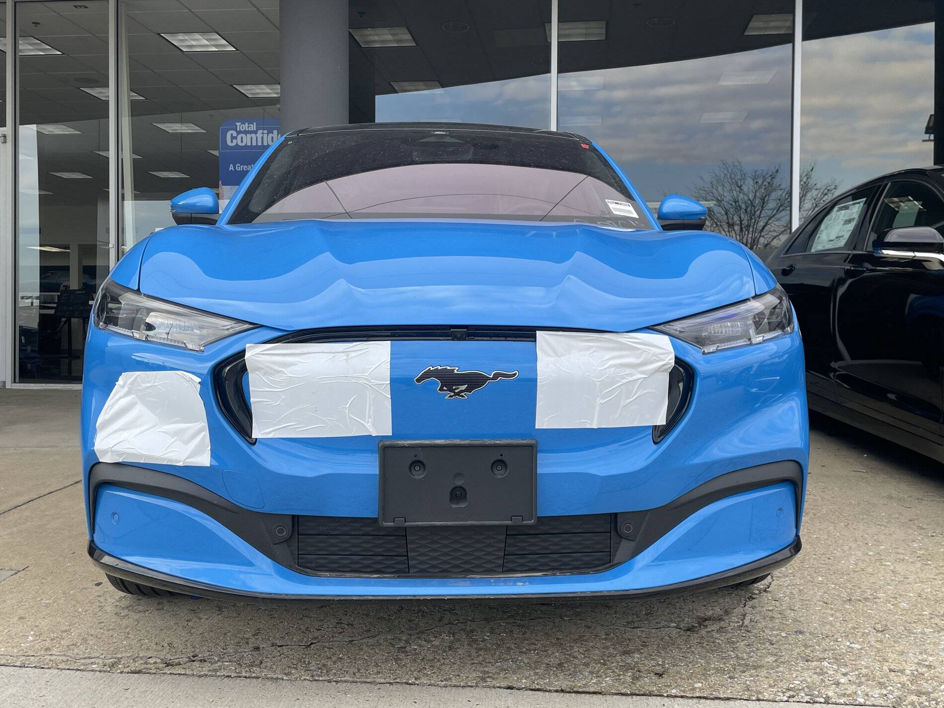 Ford Mustang Mach-E GRABBER BLUE Mach-E Photos IMG_6585