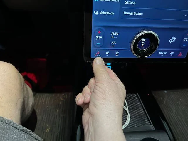 Ford Mustang Mach-E Eyes-off climate control Using tabs